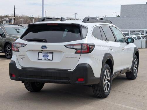 Crystal White Pearl 2025 Subaru Outback Premium