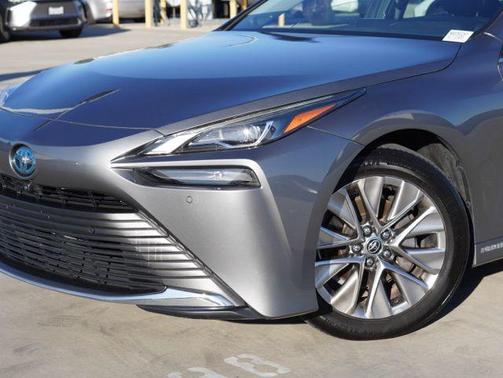 2022 Toyota Mirai Base