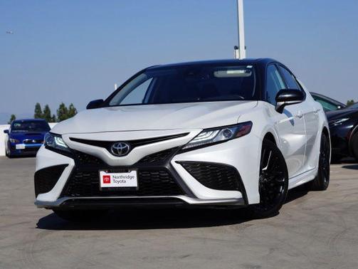 Wind Chill Pearl/Midnight Black Metallic 2021 Toyota Camry XSE