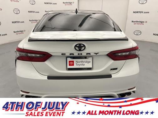 Wind Chill Pearl/Midnight Black Metallic 2021 Toyota Camry XSE