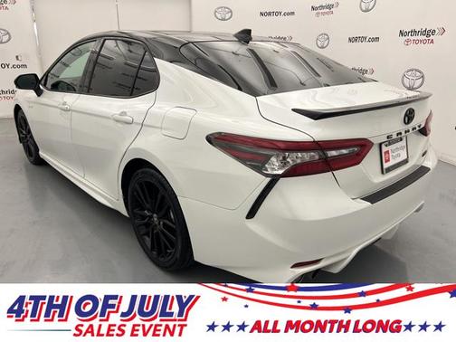 Wind Chill Pearl/Midnight Black Metallic 2021 Toyota Camry XSE