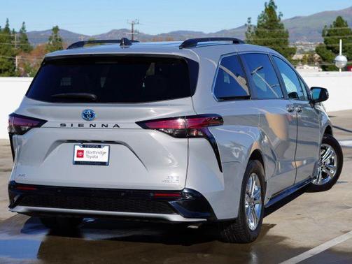 2023 Toyota Sienna XSE 7 Passenger