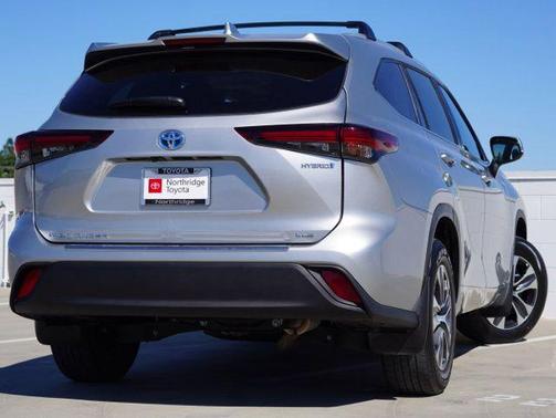 2024 Toyota Highlander Hybrid XLE