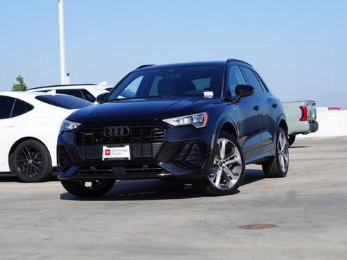 Mythos Black Metallic 2021 Audi Q3 45 S line Premium
