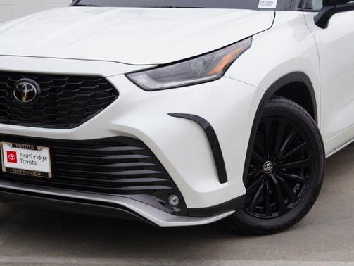 Wind Chill Pearl 2025 Toyota Highlander XSE