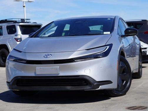 2025 Toyota Prius LE