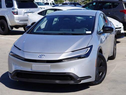 2025 Toyota Prius LE