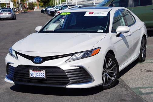 2023 Toyota Camry Hybrid XLE