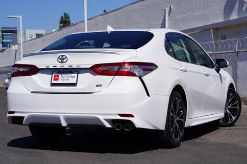 2020 Toyota Camry SE