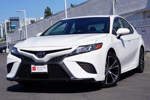 2020 Toyota Camry SE
