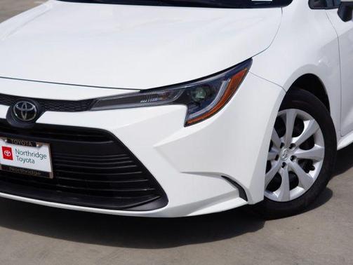 Ice Cap 2024 Toyota Corolla LE