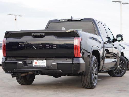 2023 Toyota Tundra Hybrid Platinum