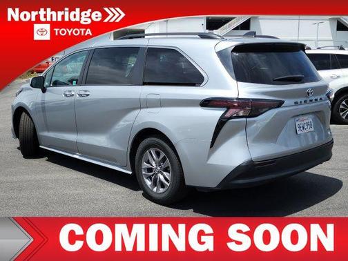 2023 Toyota Sienna XLE