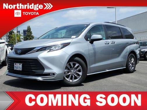 2023 Toyota Sienna XLE