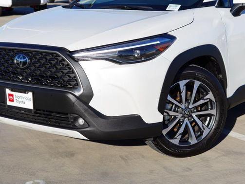 2024 Toyota Corolla Cross XLE