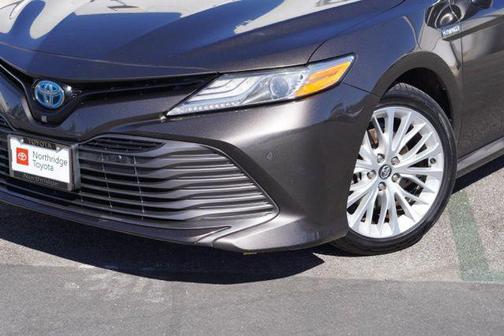 2020 Toyota Camry Hybrid XLE