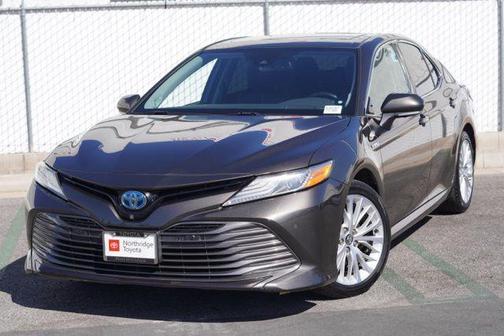2020 Toyota Camry Hybrid XLE