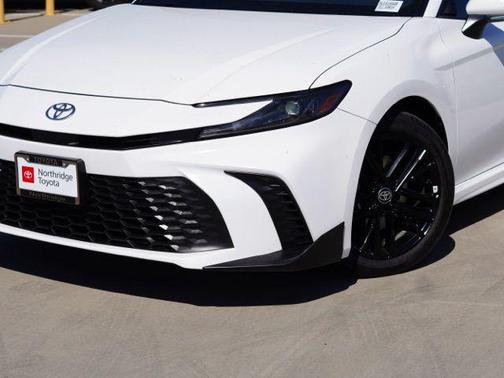 Ice Cap 2025 Toyota Camry SE