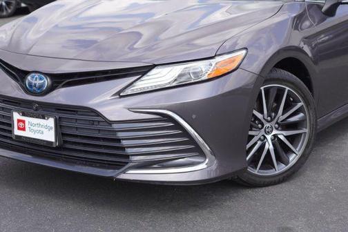 2022 Toyota Camry Hybrid XLE