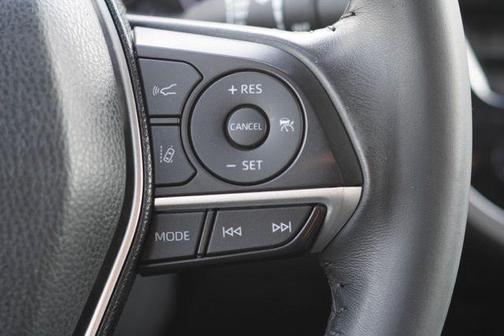 2022 Toyota Camry Hybrid XLE