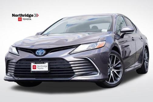 2022 Toyota Camry Hybrid XLE