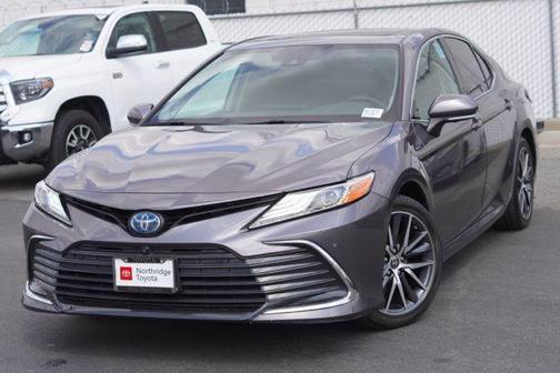 2022 Toyota Camry Hybrid XLE