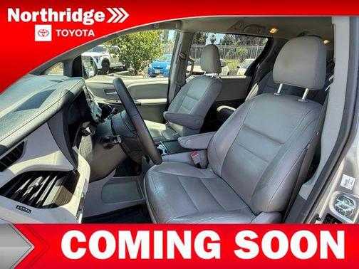 Silver Sky Metallic 2018 Toyota Sienna XLE