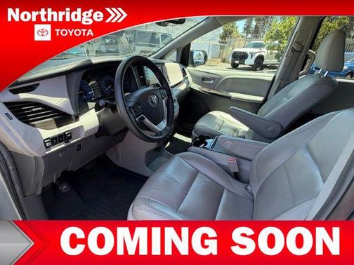 Silver Sky Metallic 2018 Toyota Sienna XLE