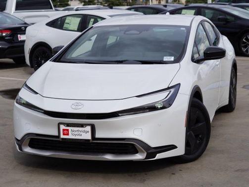 2025 Toyota Prius Plug-In Hybrid SE