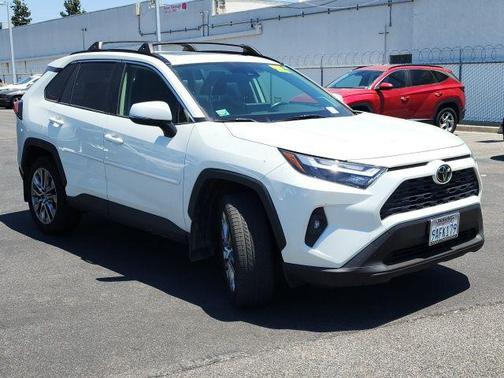 2022 Toyota RAV4 XLE Premium