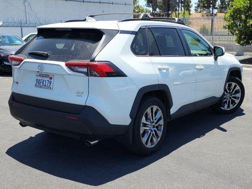 2022 Toyota RAV4 XLE Premium
