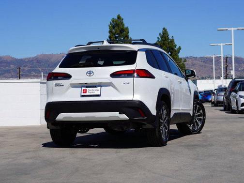 Wind Chill Pearl 2023 Toyota Corolla Cross XLE