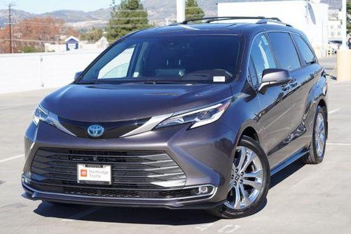 2023 Toyota Sienna Platinum 7 Passenger