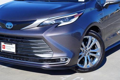 2023 Toyota Sienna Platinum 7 Passenger