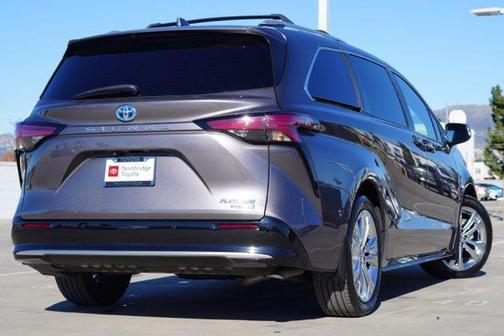 2023 Toyota Sienna Platinum 7 Passenger