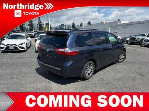2018 Toyota Sienna XLE
