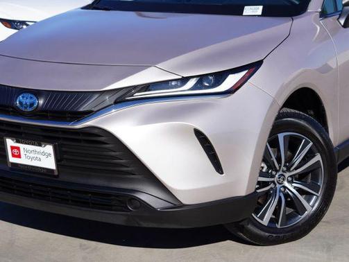 2024 Toyota Venza LE