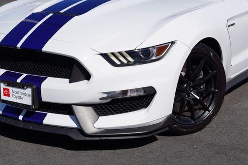 2016 Ford Shelby GT350 Base