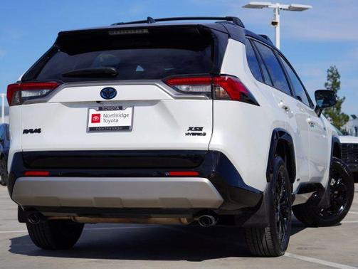 2024 Toyota RAV4 Hybrid SE