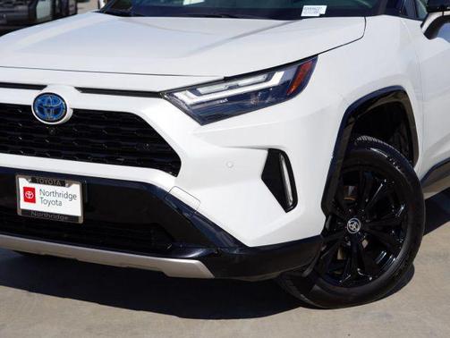 2024 Toyota RAV4 Hybrid SE