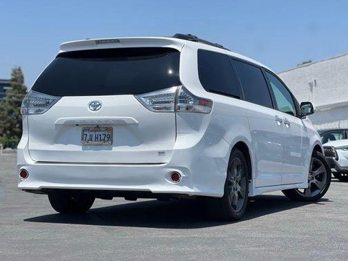 2015 Toyota Sienna SE