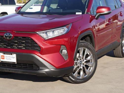 2020 Toyota RAV4 XLE Premium