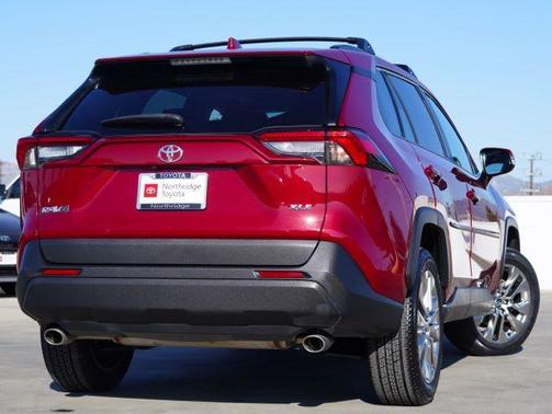 2020 Toyota RAV4 XLE Premium