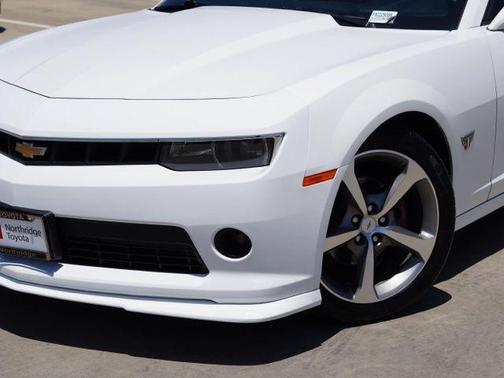 Summit White 2015 Chevrolet Camaro 2LT