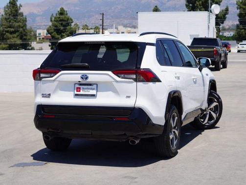 Ice Cap 2023 Toyota RAV4 Prime SE