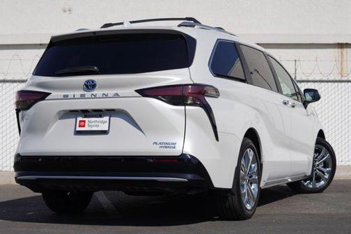 2024 Toyota Sienna Platinum 7 Passenger
