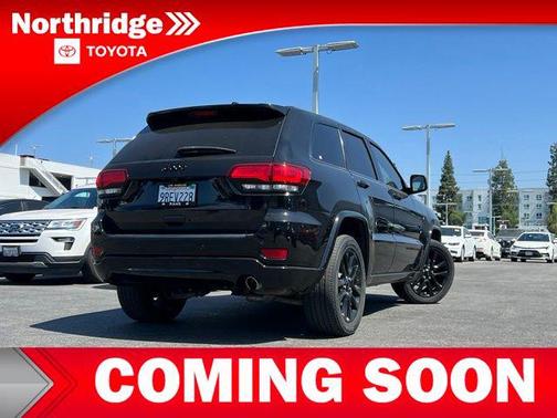 Diamond Black Crystal Pearlcoat 2020 Jeep Grand Cherokee Altitude