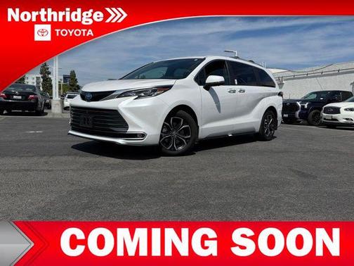 2025 Toyota Sienna Platinum
