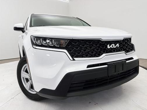 Glacial White Pearl 2023 Kia Sorento LX