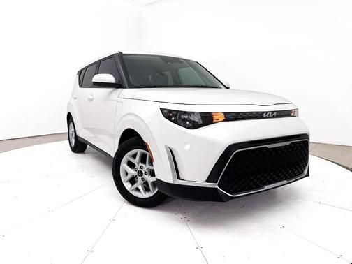 Snow White Pearl 2025 Kia Soul LX